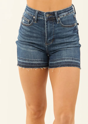 Judy blue Mid rise jean shorts