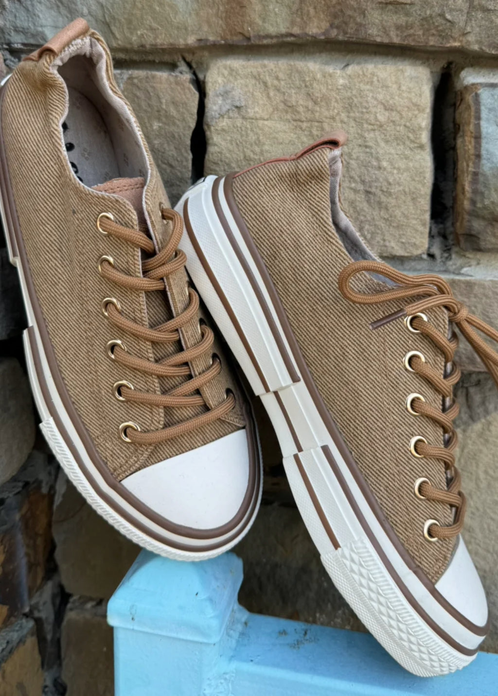 Driana Tan Sneaker