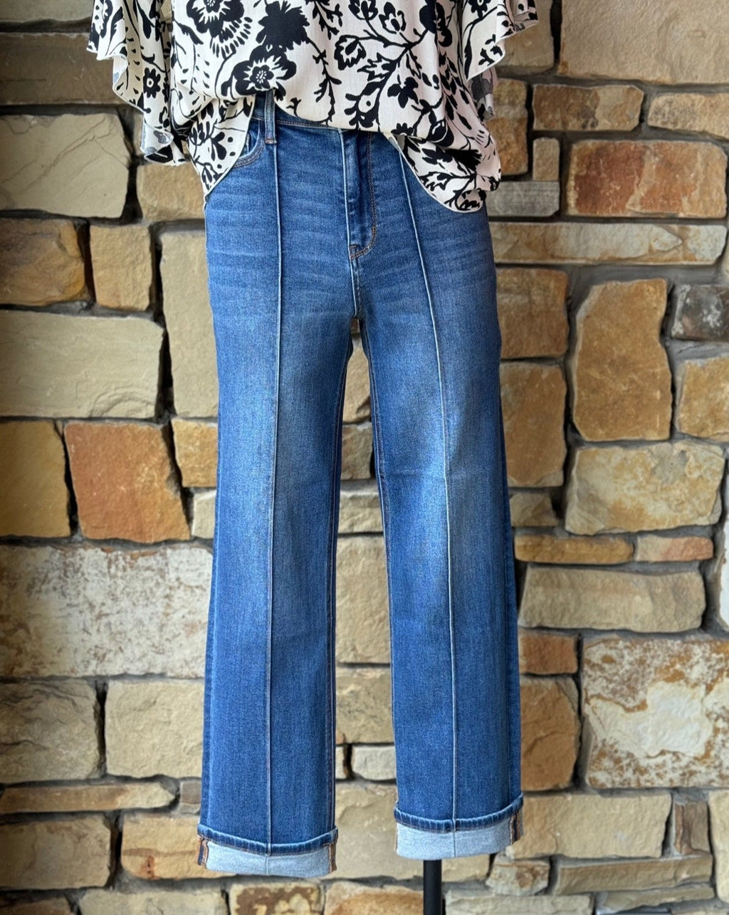 Judy blue Cuffed High Rise Straight leg jeans